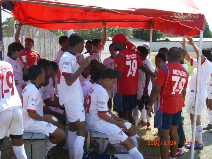 ２００７年２月２４日（土）ドナルド・サッカーアカデミー＆デリー・バルデス・サッカーアカデミー交流会！！（その3） 016