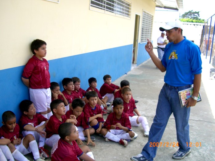 ２００７年２月２４日（土）ドナルド・サッカーアカデミー＆デリー・バルデス・サッカーアカデミー交流会！！（その１） 030
