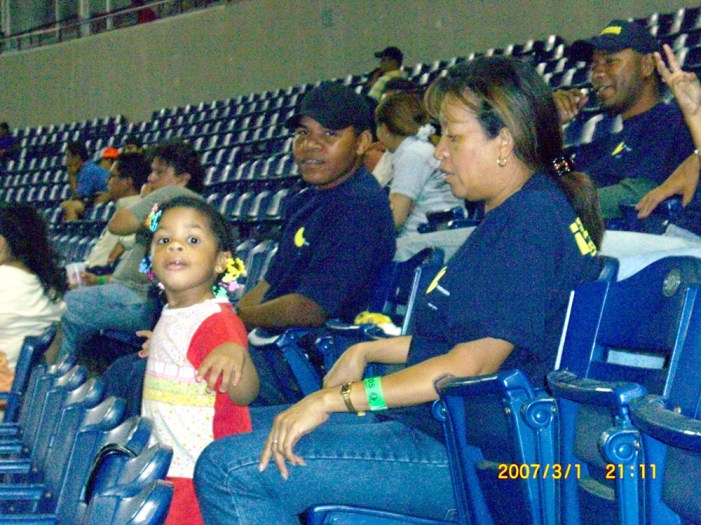 2007年2月。パナマ・シティーで野球観戦!!などなど…。 080