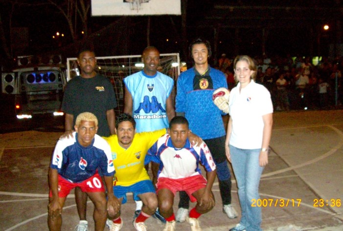 2007年3月。フリオ・メディ-ナのフットサル大会にデリー・バルデスと共に特別参加!! 058