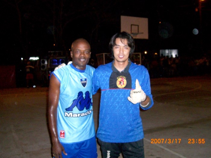 2007年3月。フリオ・メディ-ナのフットサル大会にデリー・バルデスと共に特別参加!! 063