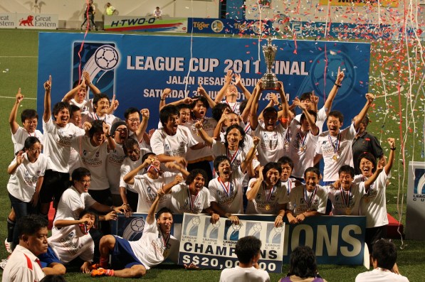 リーグカップ優勝(クラブ史上初タイトル獲得)2011年 ※アルビレックス新潟シンガポール